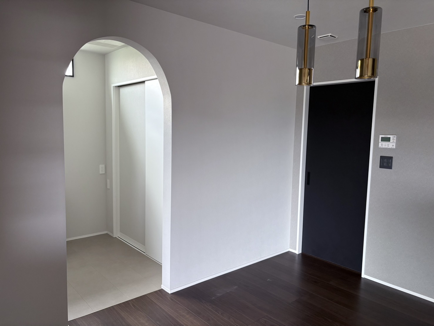 アクセントにアーチ壁